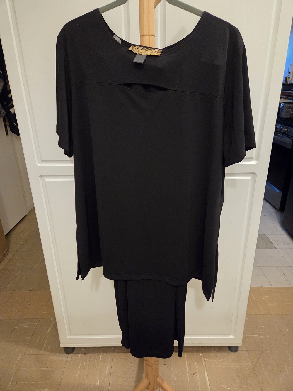 Black Short Sleeve Women's Top with Keyhole Detail And Skirt